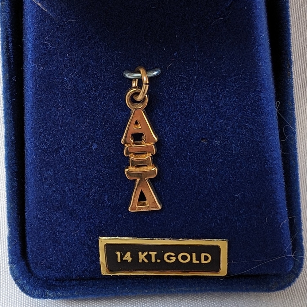 Alpha Xi Delta 14 Karat Gold Lavaliere